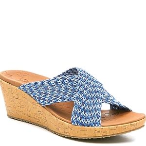 SKECHERS Chic! Comfy *Vacation Mode* Wedges • Blue & White Weave